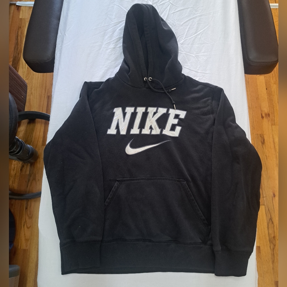 NIKE men's Large hooded sweatshirt